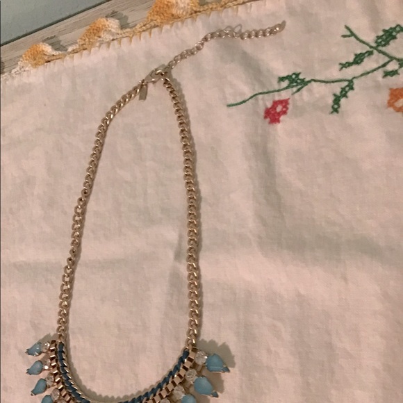 Necklace and earrings - Picture 2 of 8